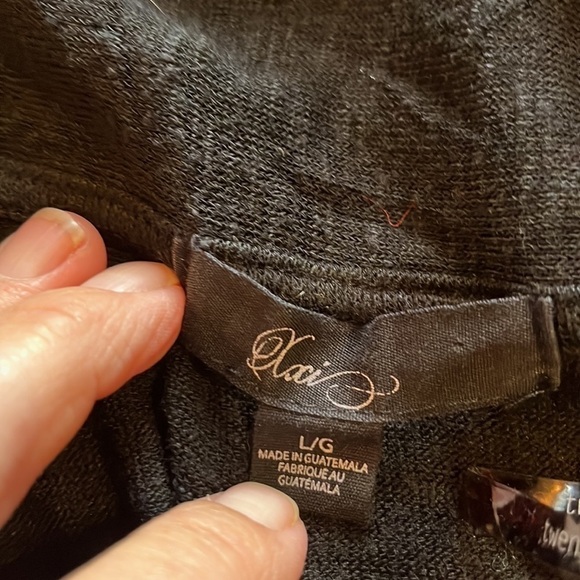 Xai-size large-black open lightweight long sleeve cardigan with button detail - Picture 4 of 8